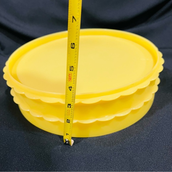 NEW! - Tupperware Round Cake Taker with FREE Pie Stackable (LAST one) - Picture 16 of 16